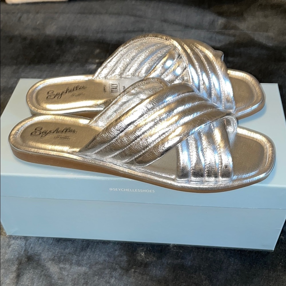 Seychelles Silver Mules with Elegant Metallic Finish - Picture 4 of 5